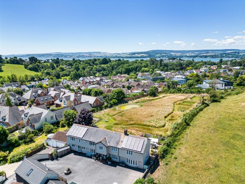 Click the photo for more details of Lympstone, Exmouth