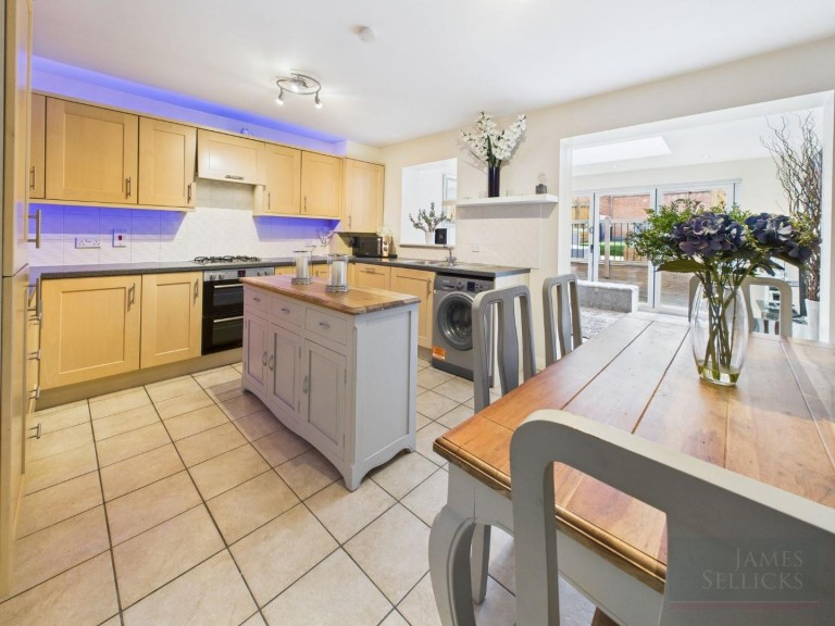 Images for Little Connery Leys, Birstall, Leicestershire