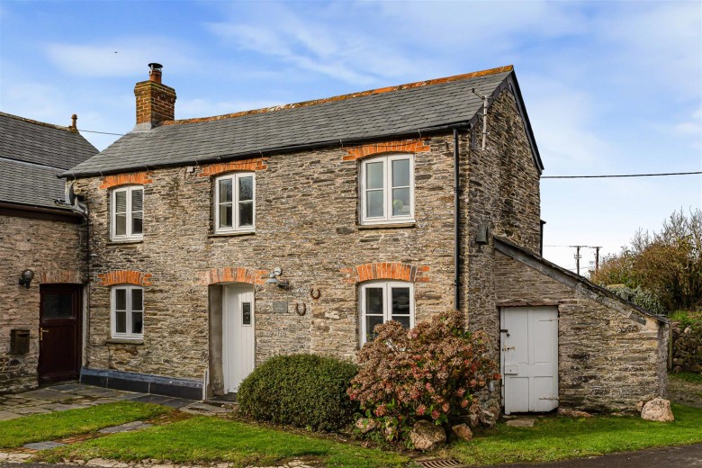 Click the photo for more details of Engollan, St Eval