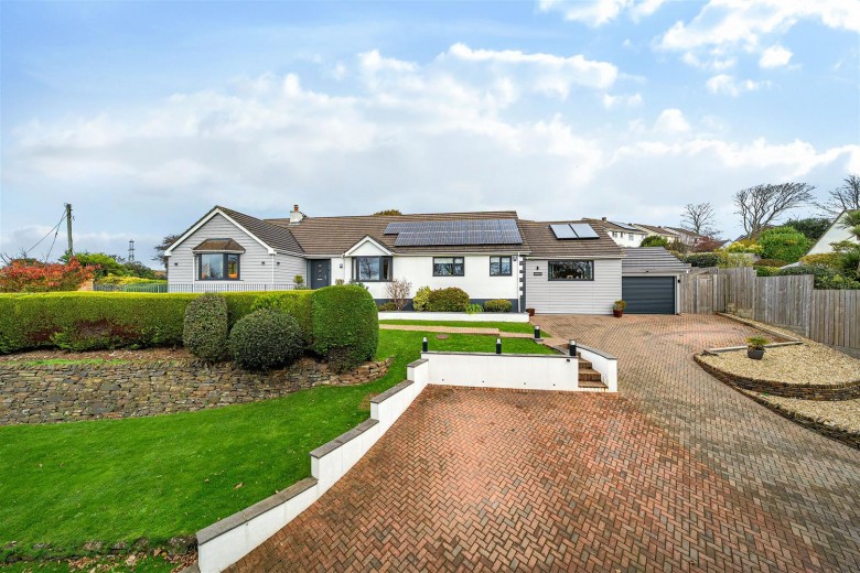 Click the photo for more details of School Hill, Shortlanesend, Truro