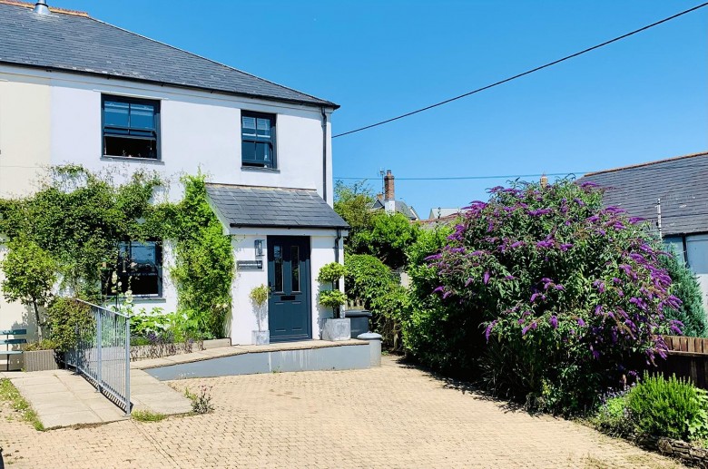 Click the photo for more details of School House Gardens, Loddiswell