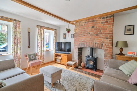 Click the photo for more details of Post Office Yard, Chard Road, Drimpton