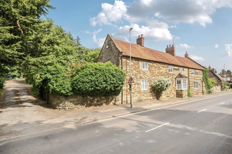 Images for Northampton Road, Blisworth, NN7