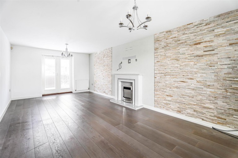 Images for Farnborough Drive, Daventry, NN11