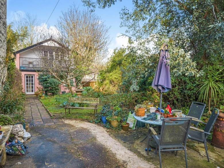 Click the photo for more details of 52 Broad Street, Lyme Regis