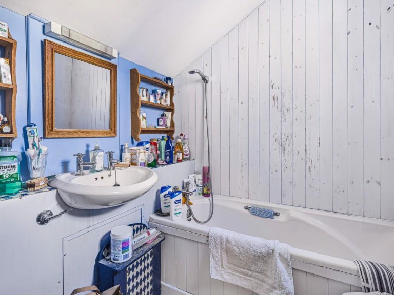 Images for 52 Broad Street, Lyme Regis