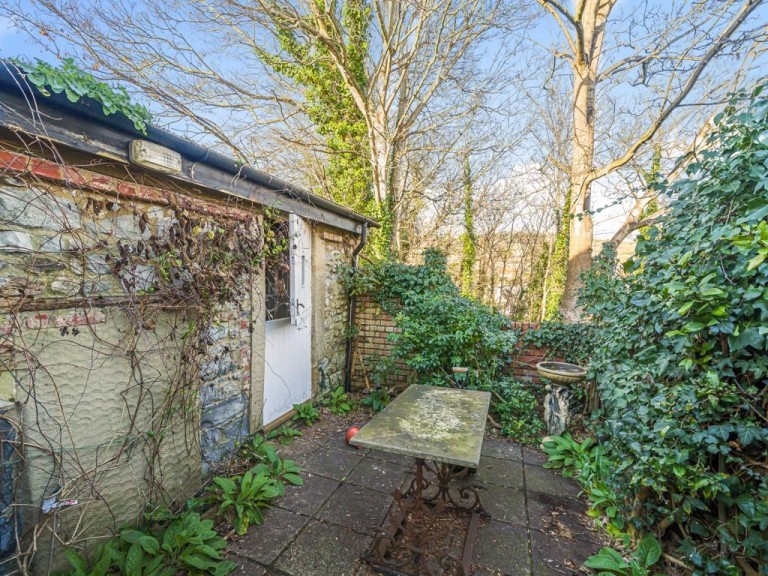 Images for 52 Broad Street, Lyme Regis