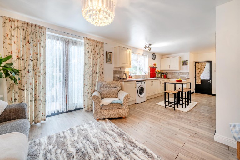 Images for Stratford Road, Roade, NN7