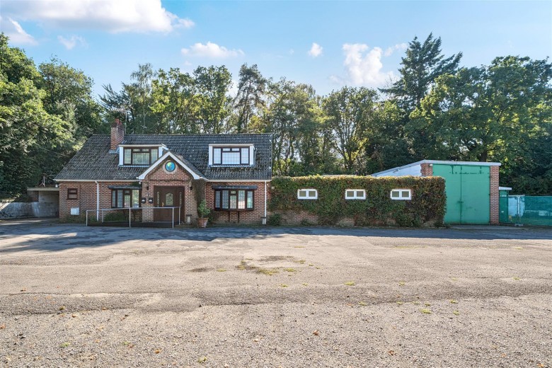 Click the photo for more details of Ford Close, Ferndown