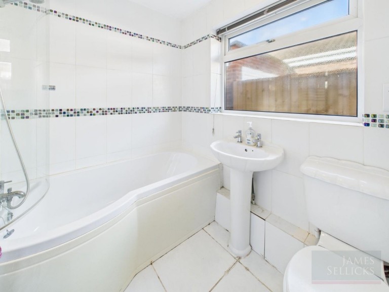 Images for Fleetwood Gardens, Market Harborough