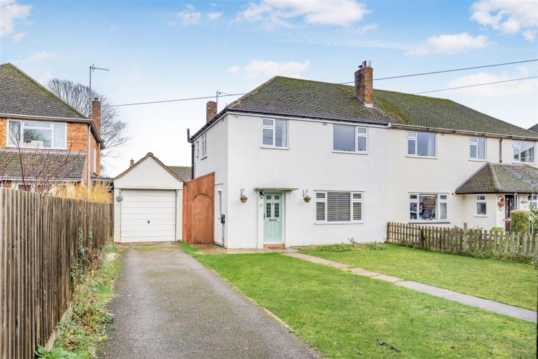 Click the photo for more details of Chacombe Road, Middleton Cheney, Banbury