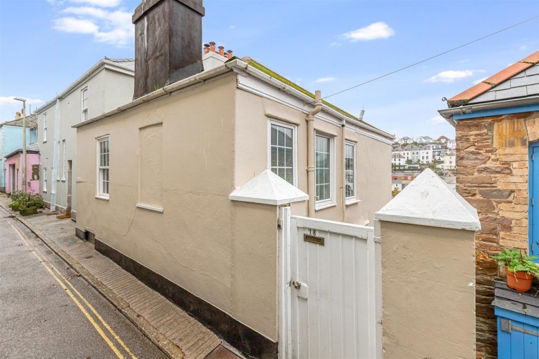 Click the photo for more details of South Ford Road, Dartmouth