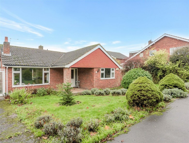 Click the photo for more details of St. Michaels Drive, Appleby Magna, Swadlincote