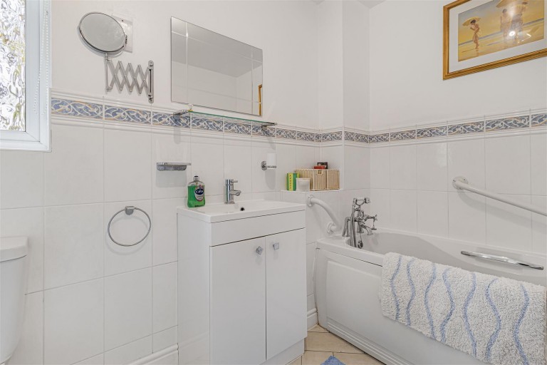 Images for Old Pinewood Way, Papworth Everard, Cambridge