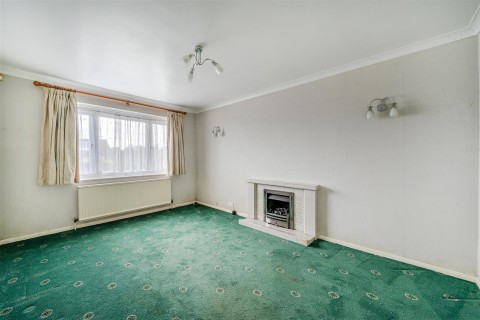 Click the photo for more details of Southey Road, Rugby, CV22