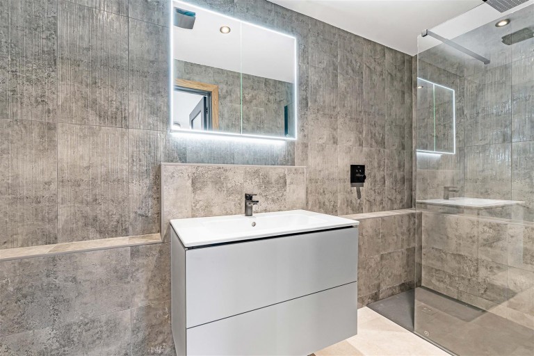 Images for Taylors Close, Caxton, Cambridge