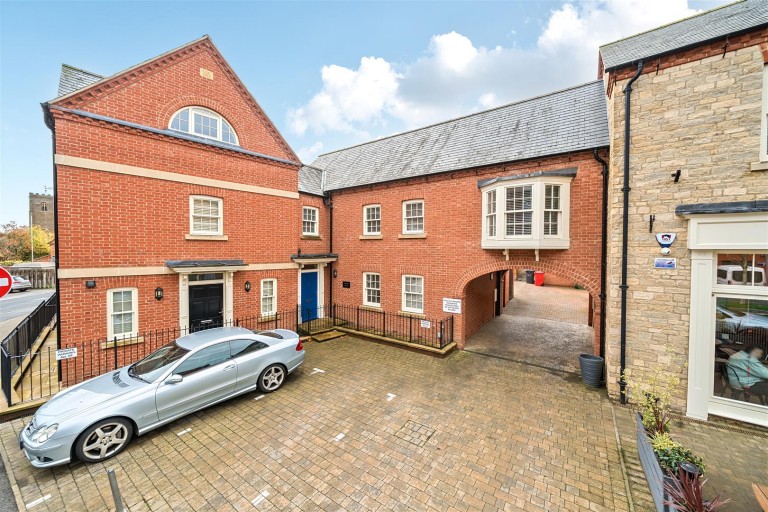 Images for Moat Lane, Towcester, NN12