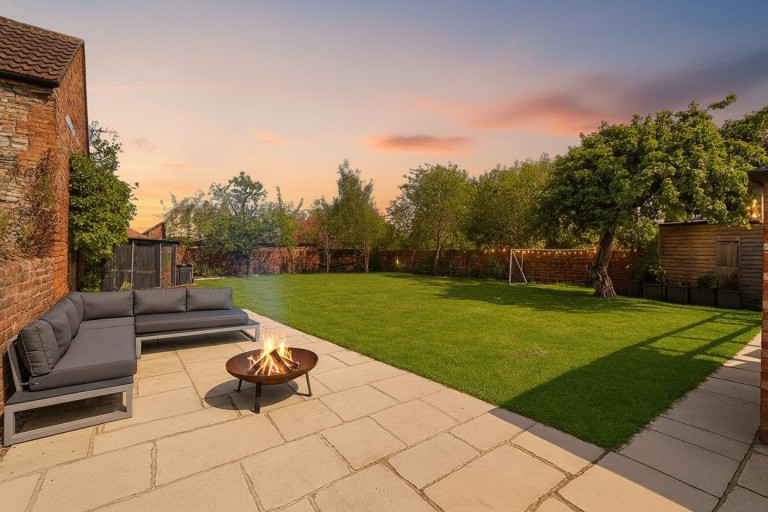 Images for Main Road, Long Bennington, Newark