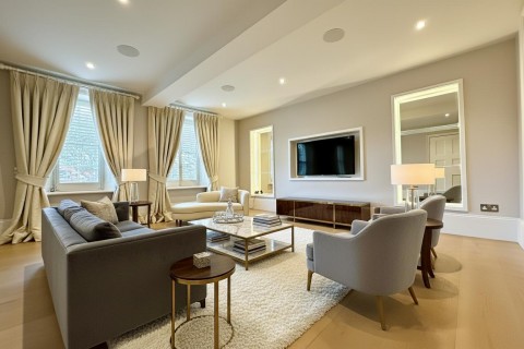 Click the photo for more details of Main Road, Long Bennington, Newark