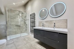 Images for Main Road, Long Bennington, Newark