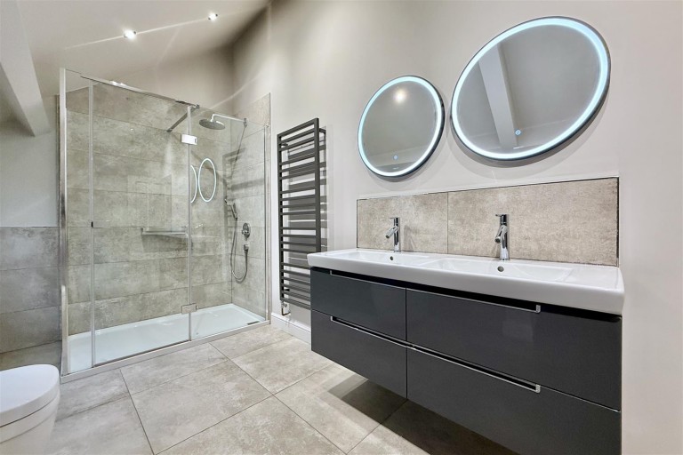 Images for Main Road, Long Bennington, Newark