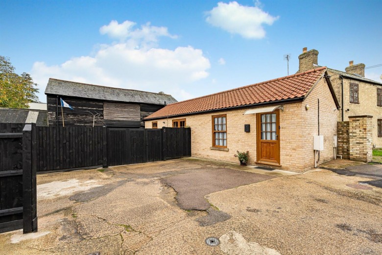 Click the photo for more details of St. Andrews Hill, Waterbeach, Cambridge