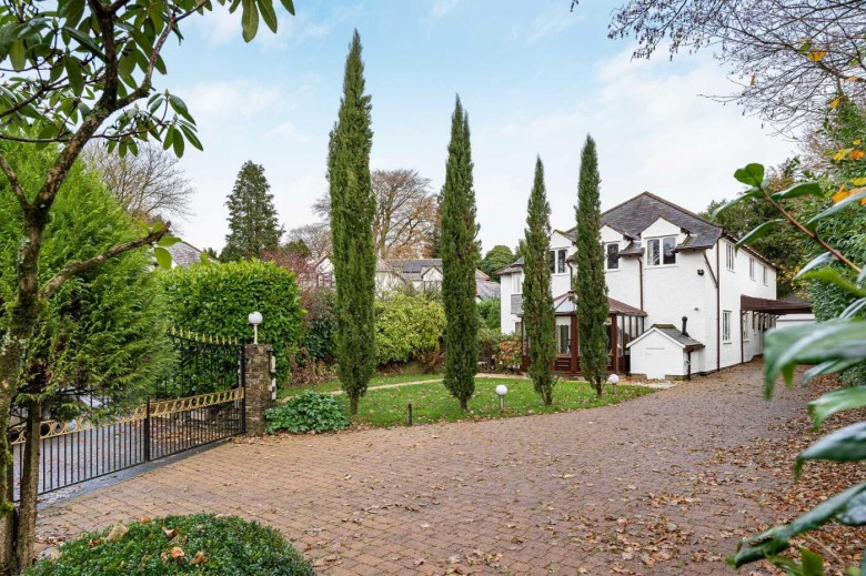 Click the photo for more details of Meavy Lane, Yelverton