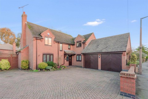 Click the photo for more details of Main Street, Netherseal, DE12