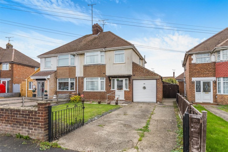 Click the photo for more details of Manor Road, Banbury