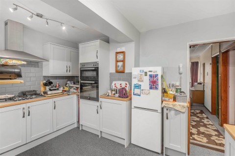 Click the photo for more details of Manor Road, Banbury