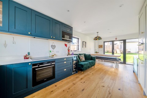 Click the photo for more details of Weavers Way, Sandford, Crediton