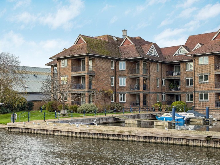 Images for Eights Marina, Mariners Way, Cambridge