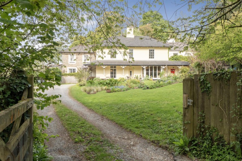 Click the photo for more details of Ashburton, Newton Abbot