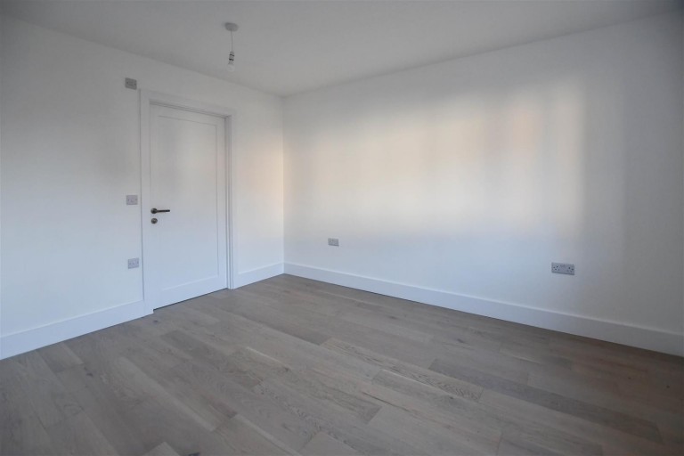 Images for Park Avenue, Newmarket