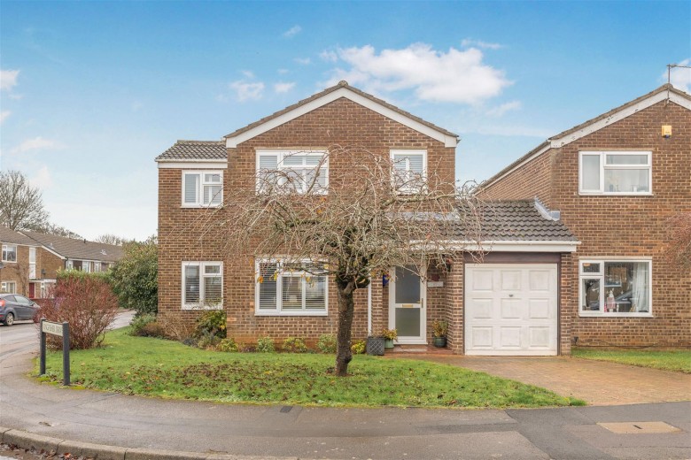 Click the photo for more details of Avocet Way, Banbury