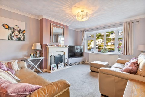 Click the photo for more details of South Ford Road, Dartmouth