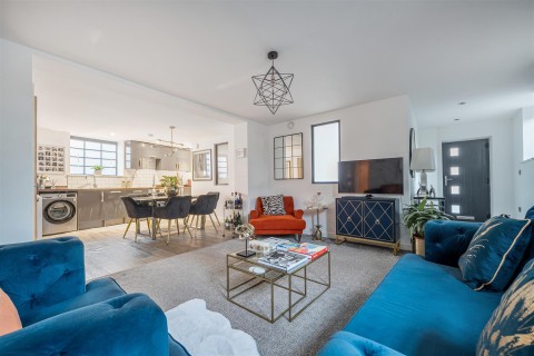 Click the photo for more details of Barton Road, Exeter