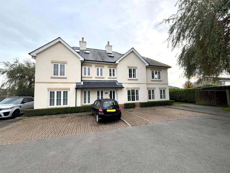 Click the photo for more details of Lower Green Road, St. Helens, Ryde