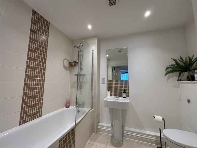 Images for Lower Green Road, St. Helens, Ryde