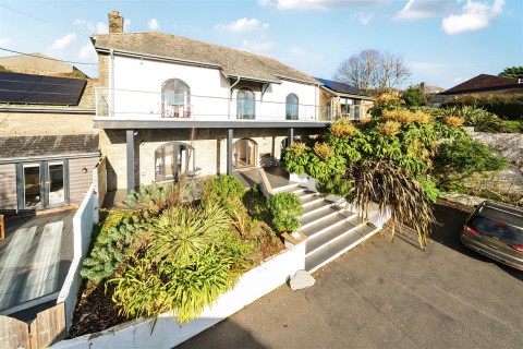 Click the photo for more details of Lee Bay