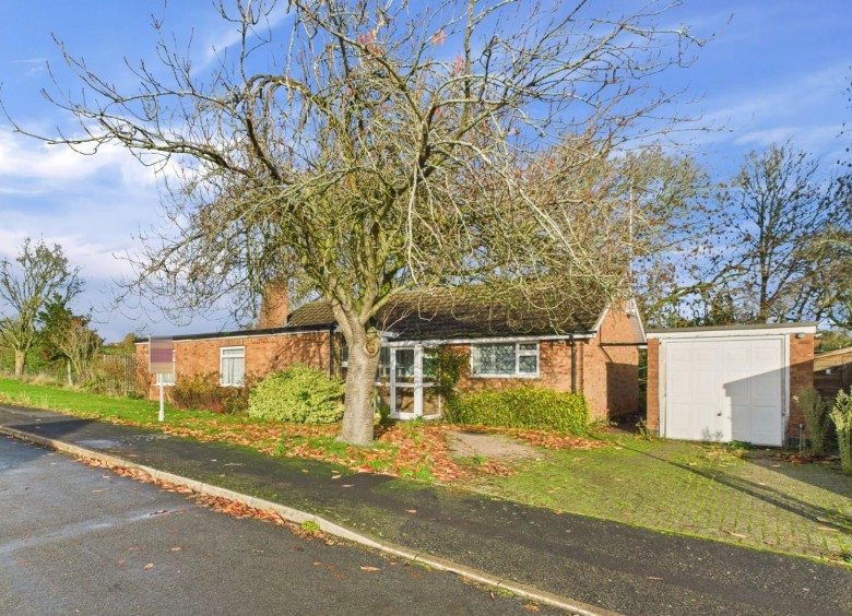 Click the photo for more details of Fordview Close, Great Glen, Leicestershire