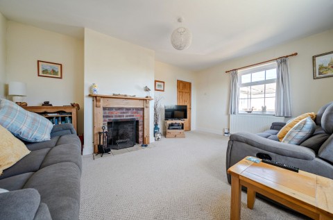Click the photo for more details of Southern Road, Selsey, PO20