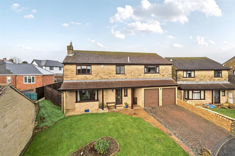 Click the photo for more details of Higher Kingsbury Close, Milborne Port, Sherborne