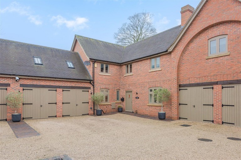 Images for Overseal Manor Stables, Hallcroft Avenue, Overseal, DE12