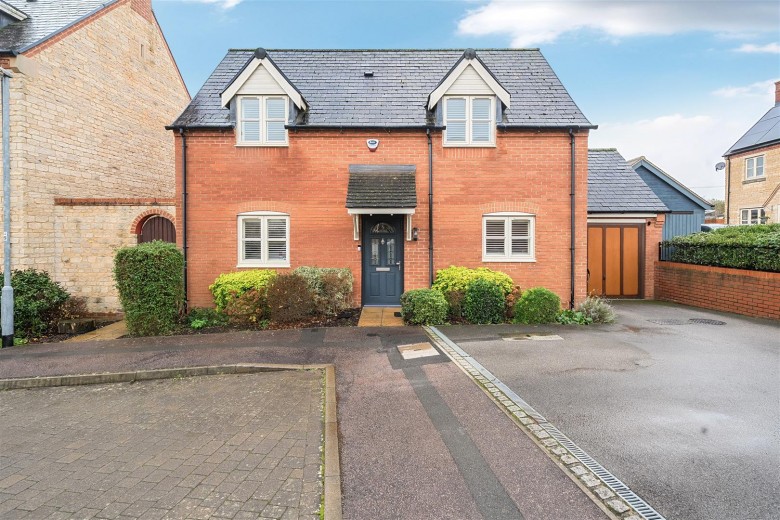 Click the photo for more details of Kennel Lane, Paulerspury, NN12