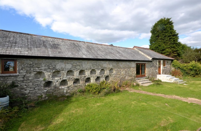 Click the photo for more details of Carthew Farm, Carthew, St. Austell