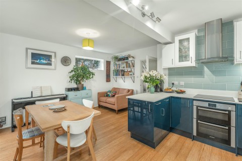 Click the photo for more details of Manor Close, Great Bourton