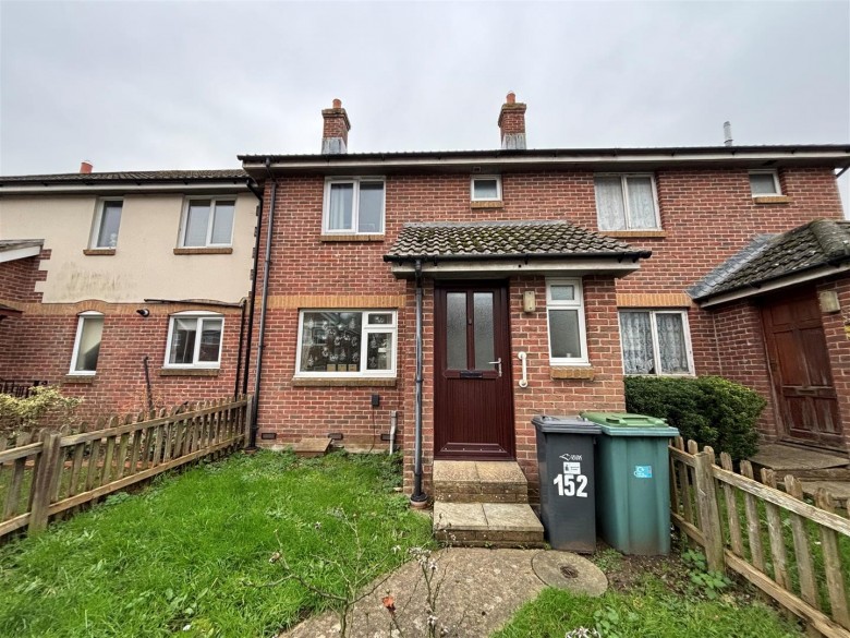 Click the photo for more details of School Green Road, Freshwater