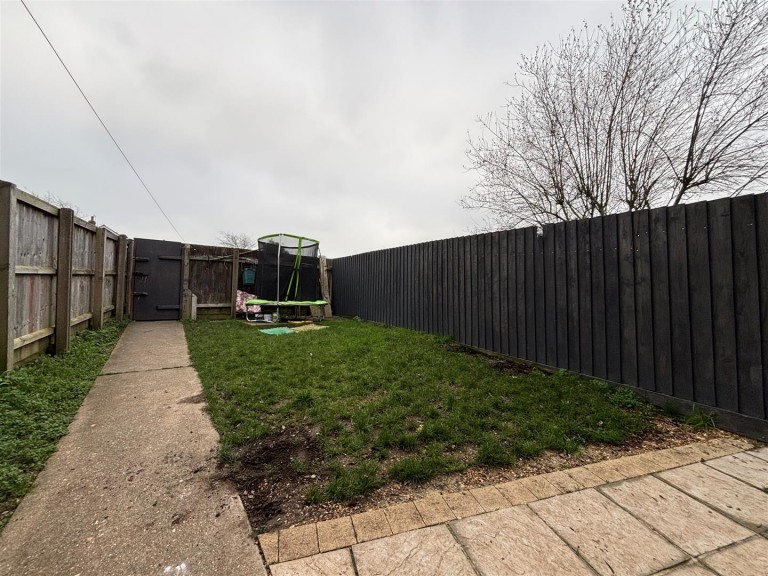 Images for School Green Road, Freshwater