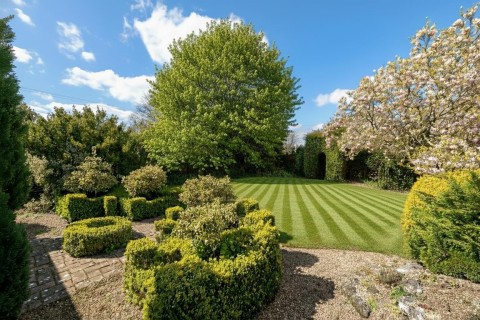 Click the photo for more details of High Street, Walcott, Lincoln